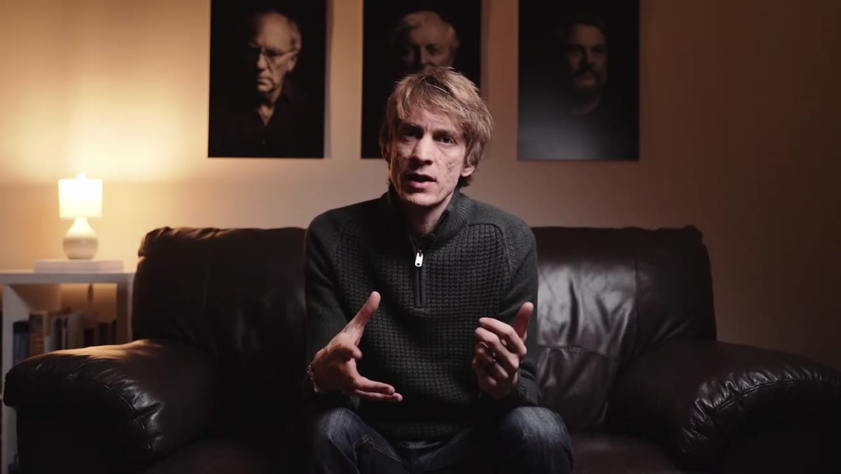 Sean describing shooting alongside other street photographers in London