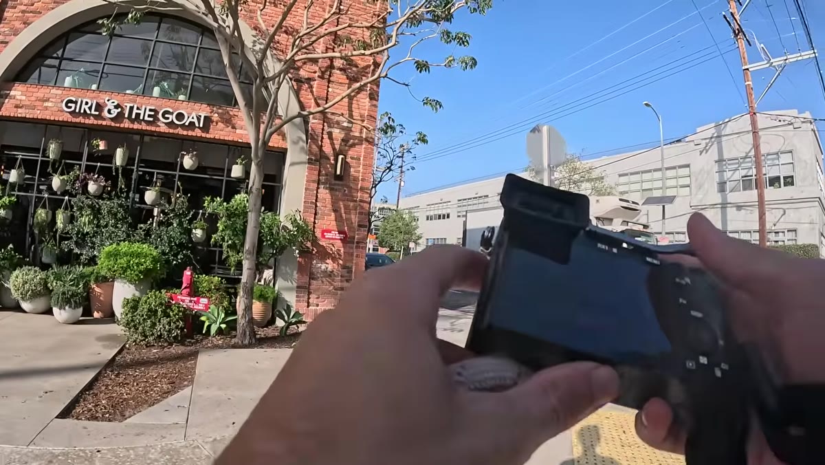 &ldquo;No space on memory card&rdquo; warning on camera screen