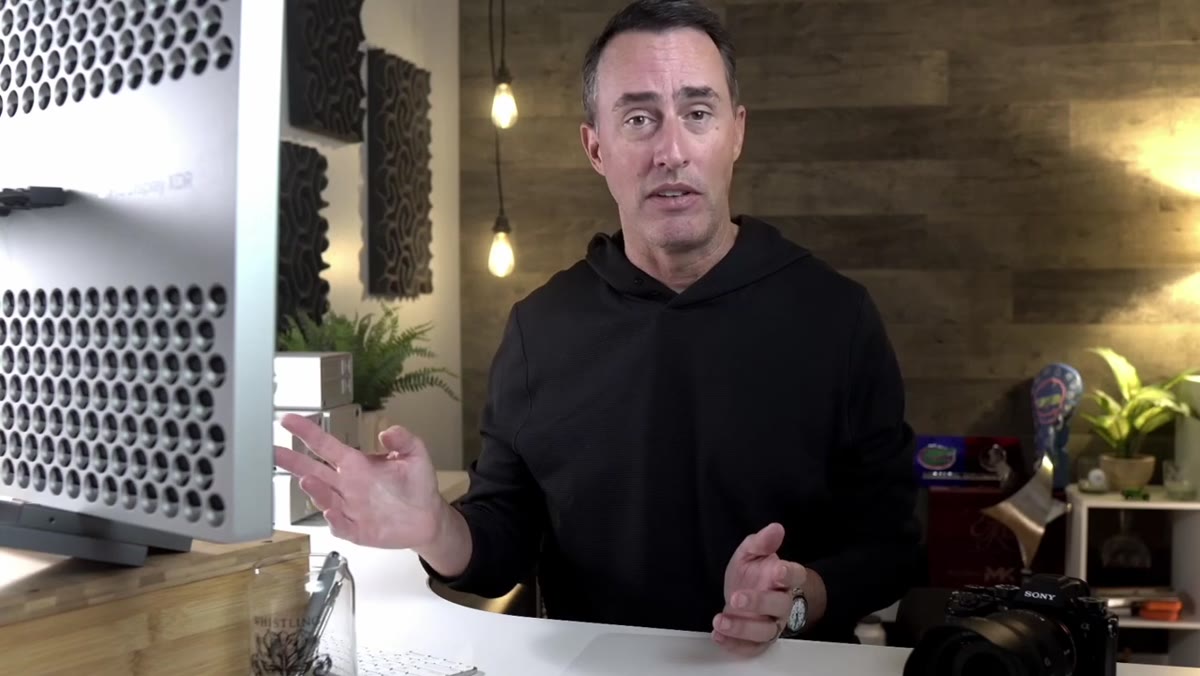 caption: Presenter explains the &ldquo;problematic photo&rdquo; workflow category